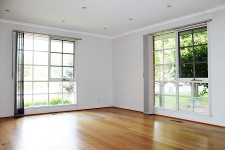 13 Ford Street, Ringwood VIC 3134 - House For Rent | Domain - Photo 3