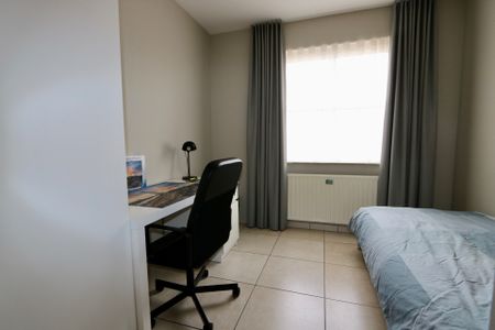 Instapklaar appartement met 2 slaapkamers, terras en een garage! - Foto 3