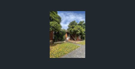 Well presented two bedroom unit - Photo 5