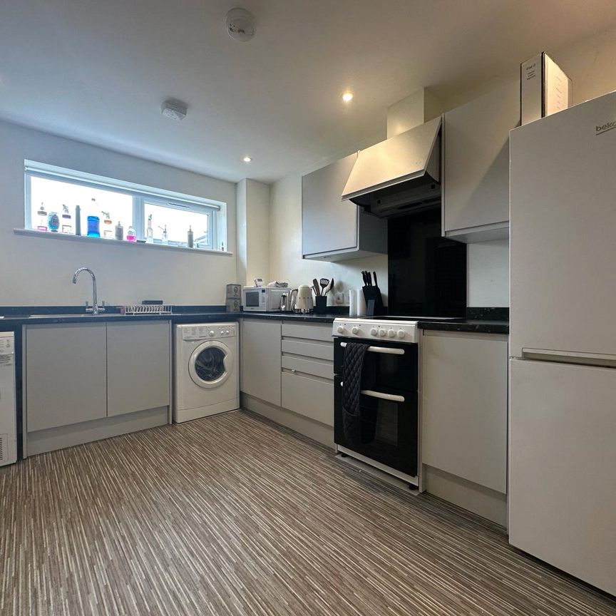 Madrid Road, Guildford Madrid Road, Guildford - Photo 2