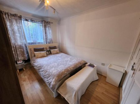 1 Bedroom Apartment To Let - Photo 2