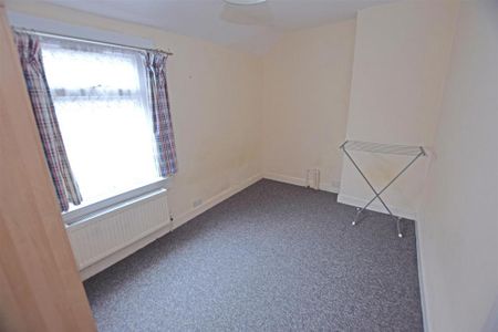 4 bedroom terraced house to rent - Photo 4