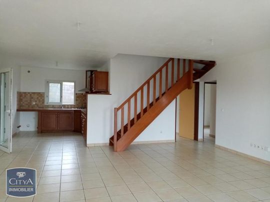 Location Maison 4 pièces 99m² ST GILLES LES HAUTS 97435 - Photo 1