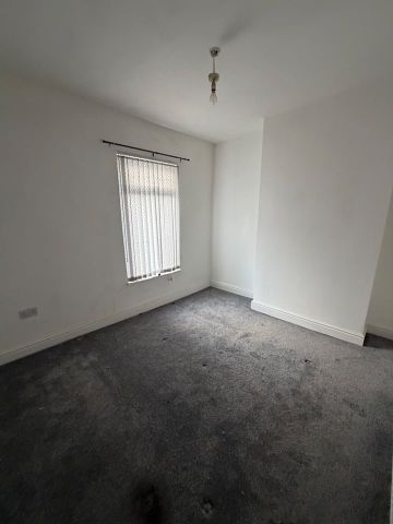 2 Bed Terraced House, Southgate Road, L13 - Photo 2