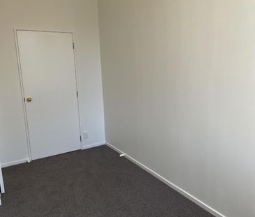 Two-bedroom Central City apartment - Photo 4