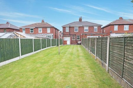 2 bedroom semi-detached house to rent - Photo 4