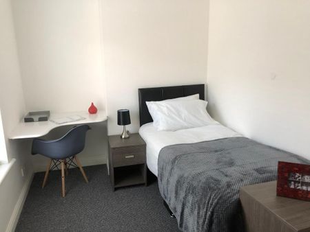 4 bedroom terraced house to rent - Photo 3