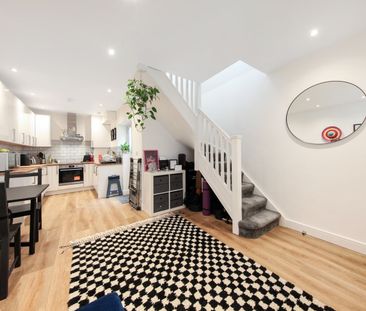 1 Bed Terraced House, Coliston Passage, SW18 - Photo 1