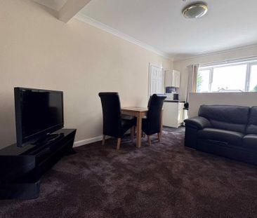 Studio to rent - Photo 3