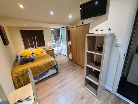 Studio Flat, Willesden Green, NW2 - Photo 2