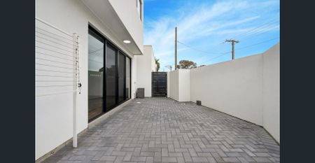 Spacious Family Living in the Heart of Port Adelaide - Photo 2
