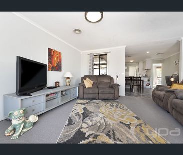 Great Family Home! - Photo 1