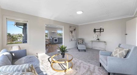 Sunny 3-Bedroom Home in Wakari - Photo 4