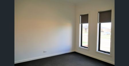 Family Home! - Photo 3