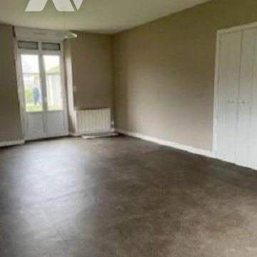 A LOUER MAISON CENTRE LA GUERCHE DE BRETRAGNE - Photo 1