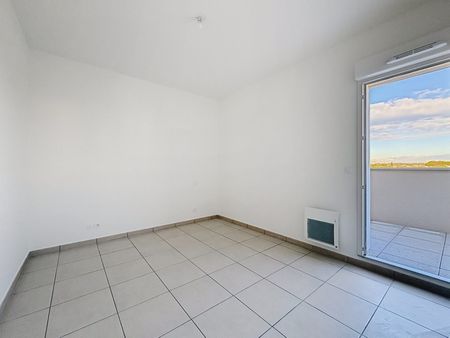 T2 récent 2 stationnement, terrasse et climatisation - Photo 5