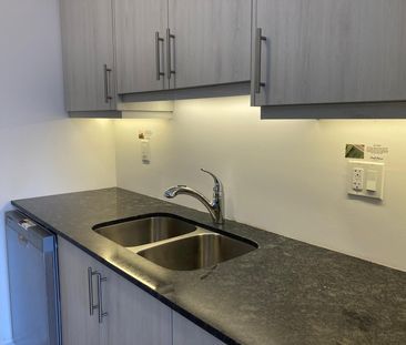 For Lease - 31 Pumpkin Corner Crescent, Barrie, Ontario - Photo 6