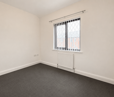 3 bedroom flat to rent - Photo 5