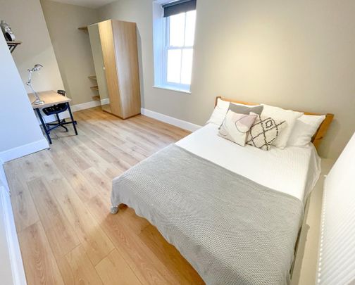 7 bedroom flat to rent - Photo 1