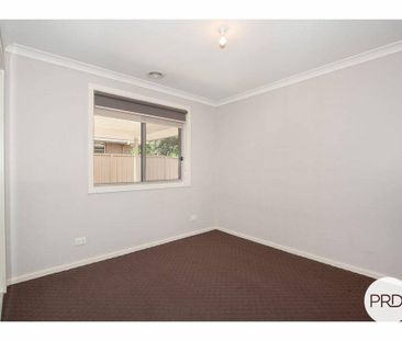 FAMILY HOME IN QUIET COURT! - Photo 3