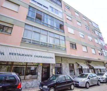 T2 Remodelado para Arrendamento Anual | Almada – Rua Paula Vicente - Foto 6