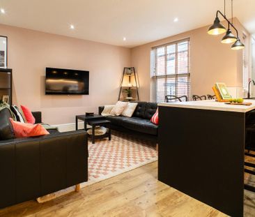 6 bedroom terraced house to rent - Photo 1