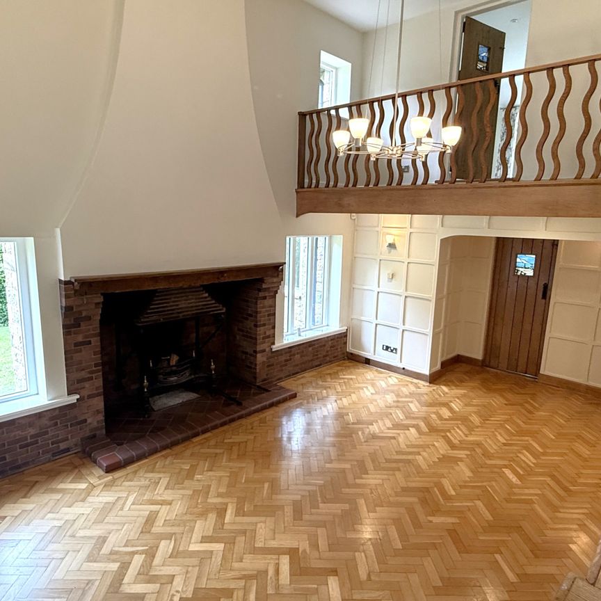 Sharoe Green Lane, Preston - Photo 1