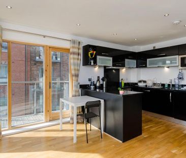 2 bedroom flat to rent - Photo 4