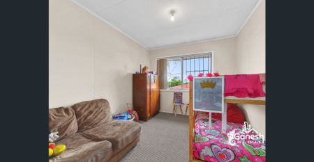 A beautiful 3 bedroom home in quiet street for Renting. APPLY ONLINE. - Photo 2