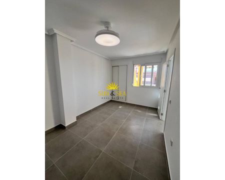 ONE-BEDROOM APARTMENT – TORREVIEJA - Photo 2