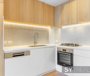 Sun-filled 2 Bedrooms 1 Bathroom - Photo 3