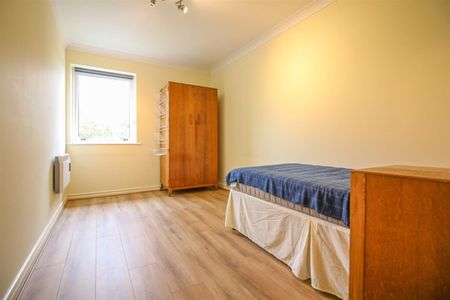 2 Bedroom Flat - Photo 3
