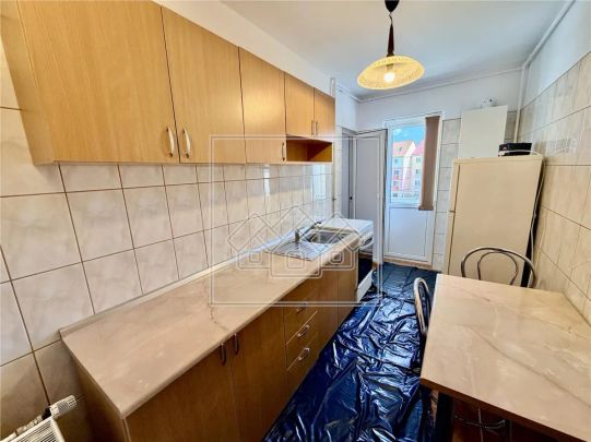 Apartament 2 camere decomandat, balcon, 60 mp - Mihai Viteazu, Sibiu - Fotografie 1