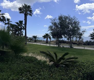Semi-Detached House in Estepona - Photo 1