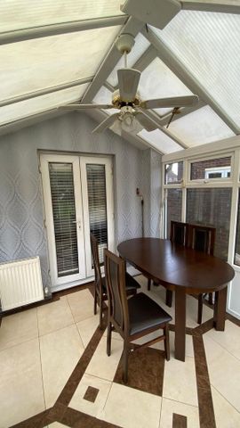 1 bedroom in a house share to rent - Photo 2