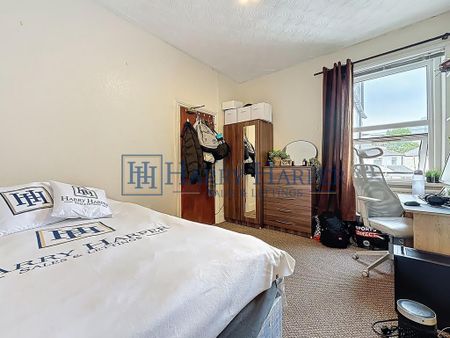 4 bedroom terraced house to rent - Photo 2