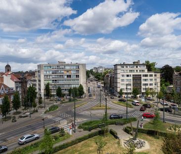 Appartement te huur in Ukkel voor € 950 met 1 slaapkamer - Photo 1