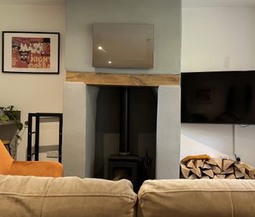 2 bed terraced house to rent in Torrington Place, Kenton, EX6 - Photo 1