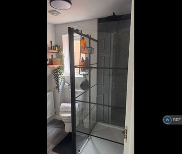 4 bedroom detached house to rent - Photo 6