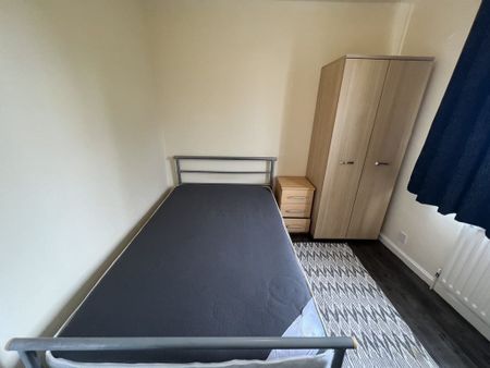 Fourth Avenue, Heworth - P1049 - Photo 3