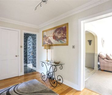 Superb fully renovated two bed two bath period apartment. Beautiful... - Photo 4