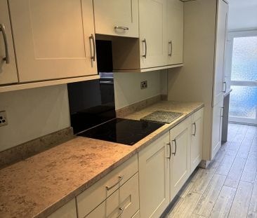 3 bedroom terraced house to rent - Photo 5