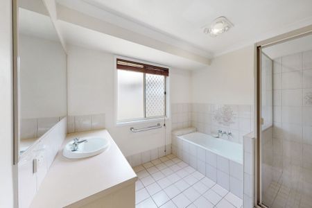 For Lease: Spacious Family Living with Modern Comfort in Prime Runcorn Location! - Photo 3