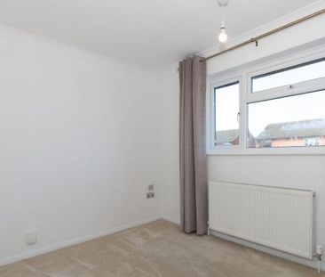 2 bedroom semi-detached house to rent - Photo 3