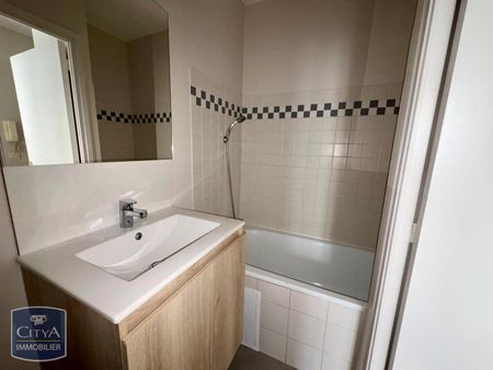 Location Appartement 2 pièces 65m² LILLE 59000 - Photo 5