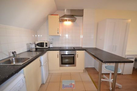 Studio to rent - Photo 5