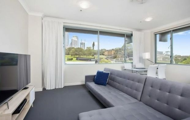 Furnished City Apartment - Photo 1