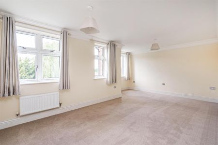 2 bed flat to rent in Station Road, Dorridge, B93 - Photo 4