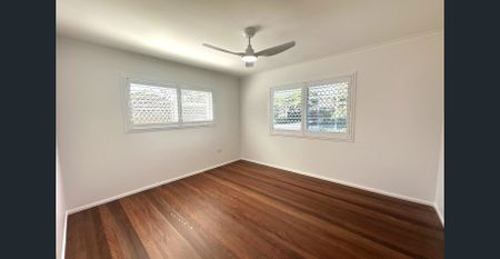 Newly Refurbished 3 Bedroom 1 Bathroom Unfurnished Family Home! - Photo 5