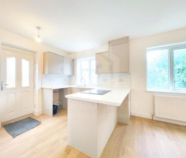 3 bedroom semi-detached house to rent - Photo 5